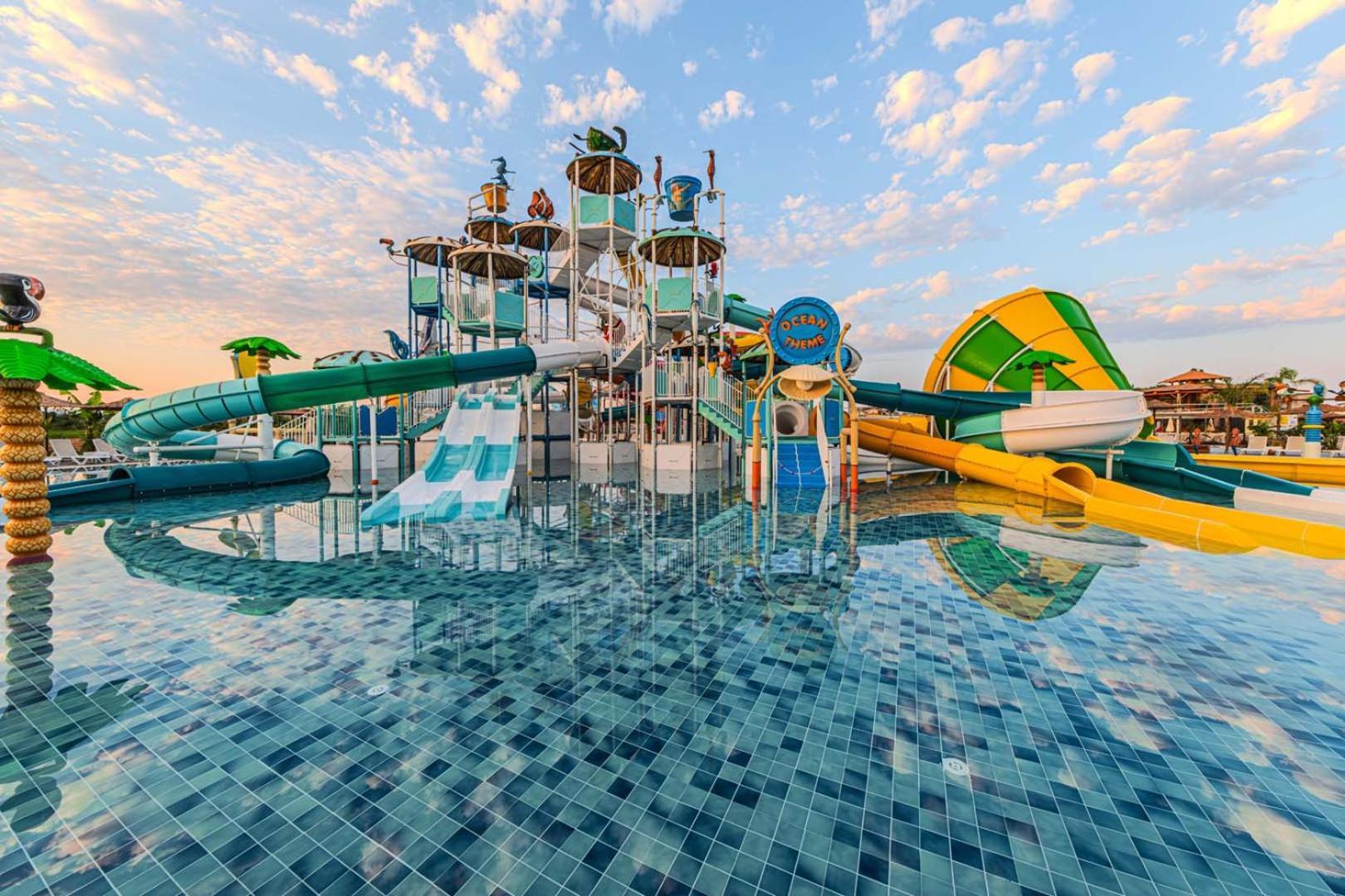 Hotel Dream Fun World Side Exteriér fotografie